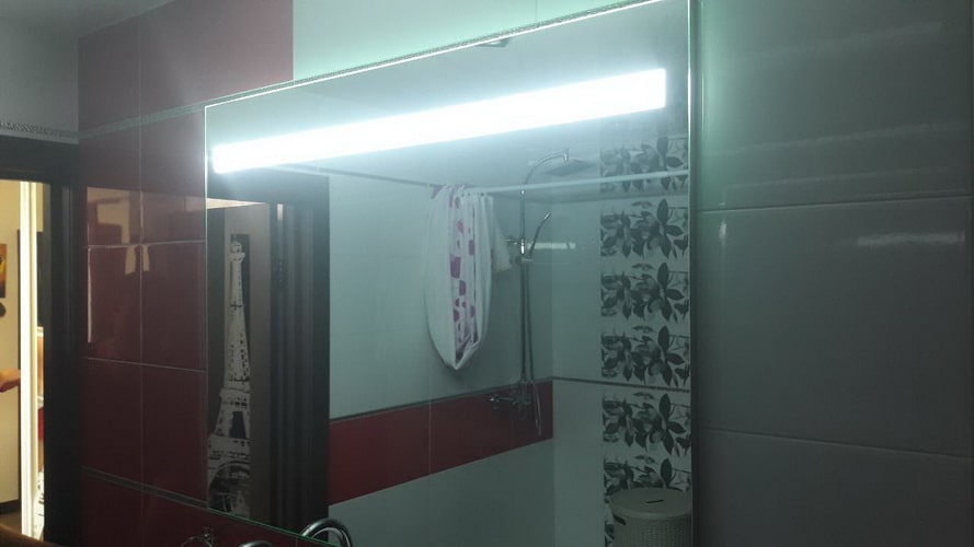 Зеркало для ванной с сенсорным выключателем