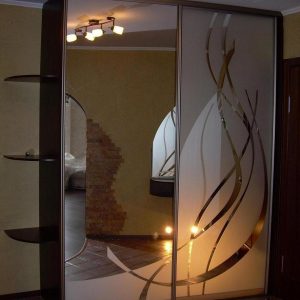 С матовым рисунком